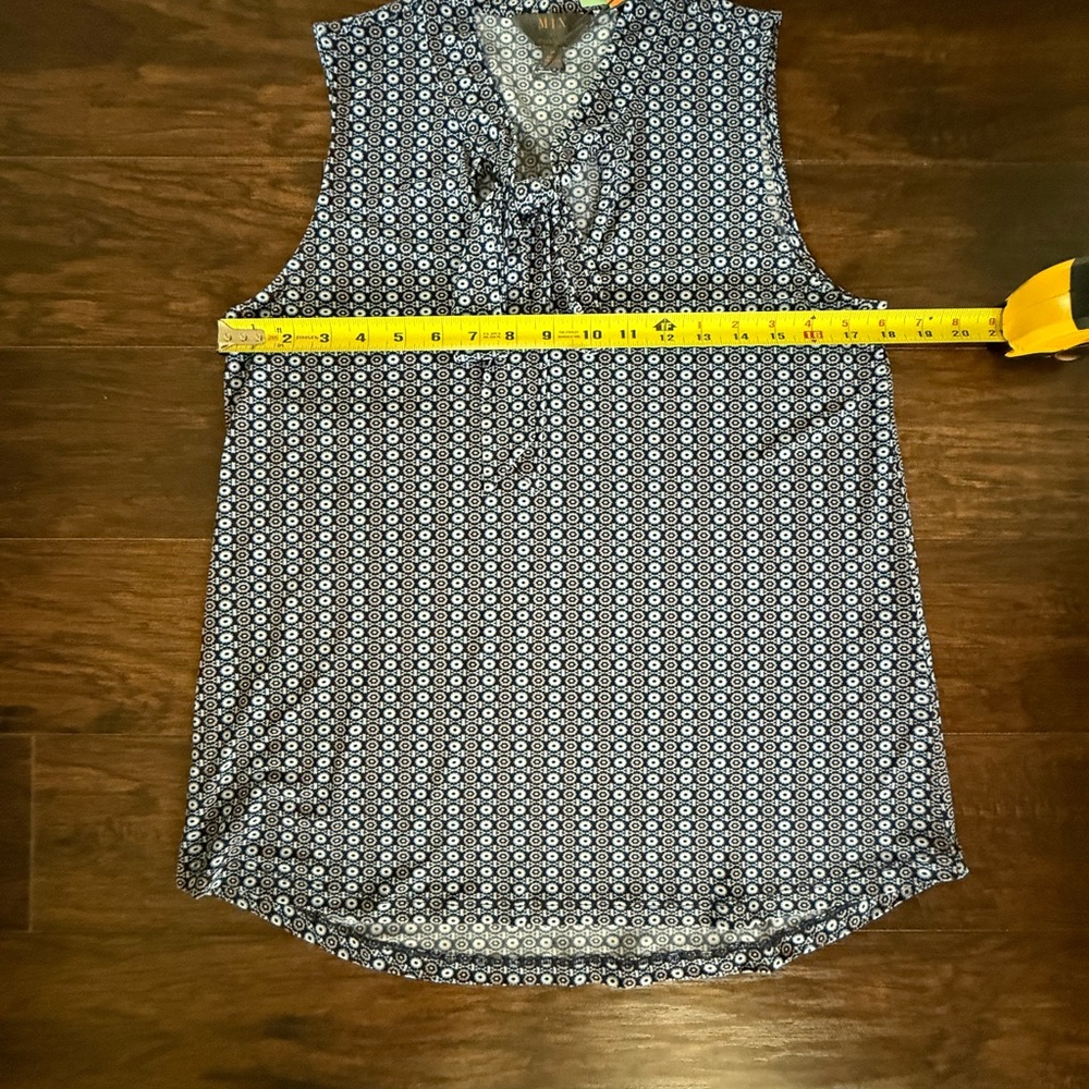 Mix by 41 Hawthorn Palila Tie Detail Sleeveless Knit Top Blue Print Size M NWT - Picture 6 of 10